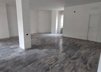 Foto 7 - Commercial Premises Via Leopardi
1, Opera - photo 7
