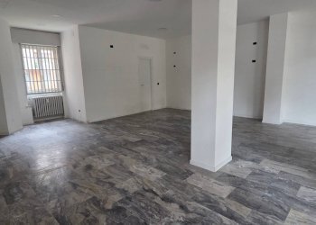 Foto 9 - Commercial Premises Via Leopardi
1, Opera - photo 9