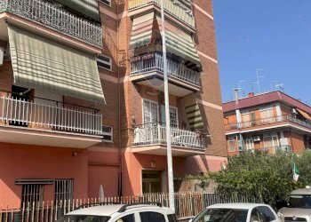 Edificio all\'aperto - Quadrilocale Via Delle Miosotis
3, Roma - foto 2