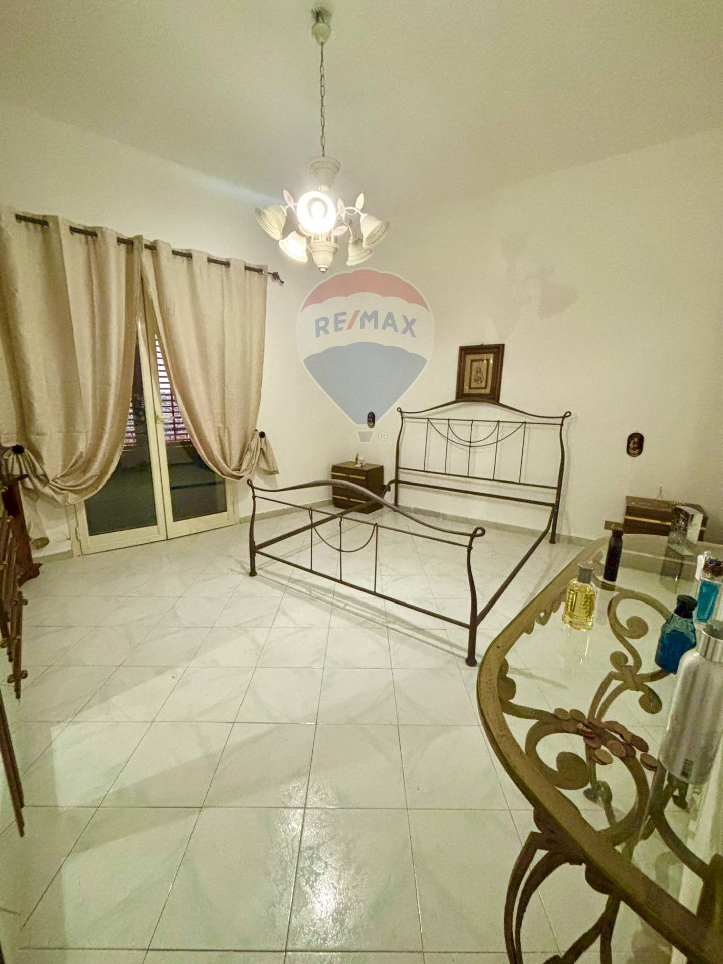 Camera / camera da letto - Appartamento Vicolo Colluzio
 
1, Palermo - foto 2