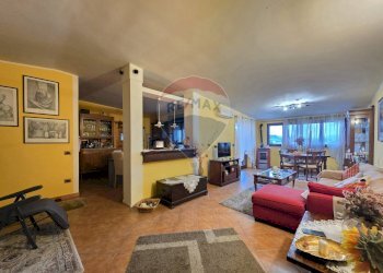 Sala da pranzo - Four-room apartment Maria Callas
 
11, Mendicino - photo 6