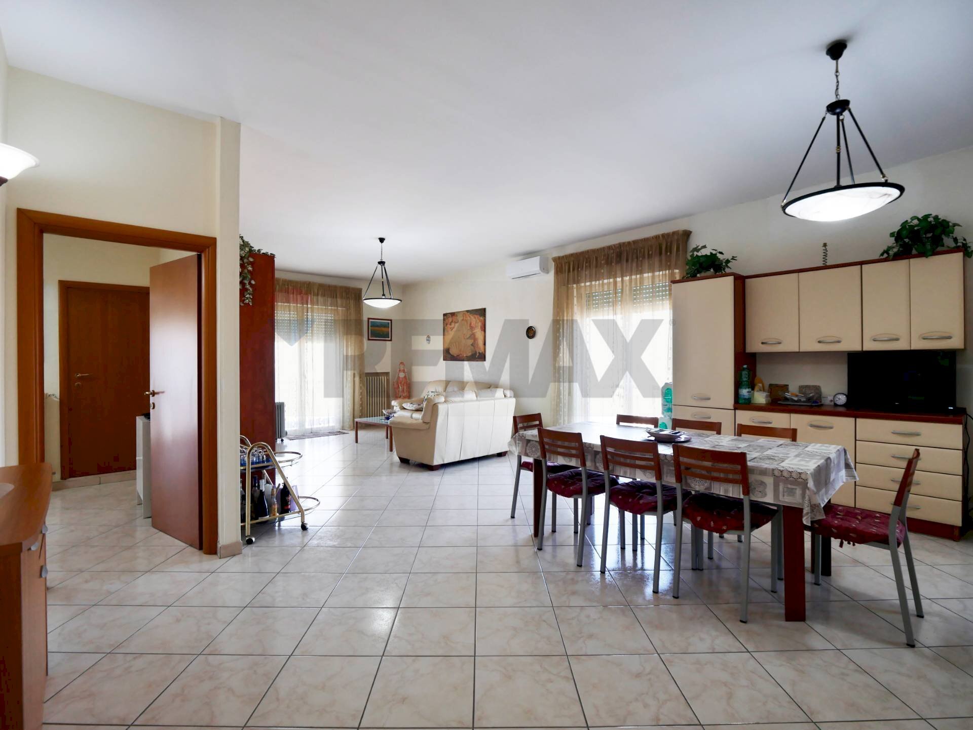 Sala da pranzo - Quadrilocale Via Generale Armando Diaz
 
29/B, Sammichele di Bari - foto 1