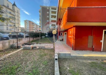 Edificio all\'aperto - Villa Montesilvano - foto 15