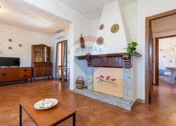 Soggiorno - Villa Via dei Faggi
 
34, Quartu Sant'Elena - foto 5