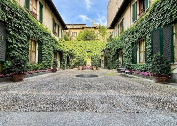 Cortile interno - Office viale San Michele del Carso, Milano (neighborhood San Vittore) - photo 1