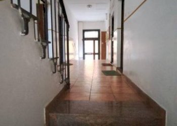 Interno palazzo - Magazzino via Carlo Cignani, Bologna (zona Bolognina) - foto 2