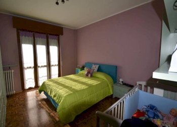 Camera da letto - Trilocale via Re Umberto, Montegrosso d'Asti - foto 13