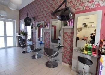 Interno non residenziale - Parrucchieri Uomo - Donna corso Europa, Mondovì - foto 5