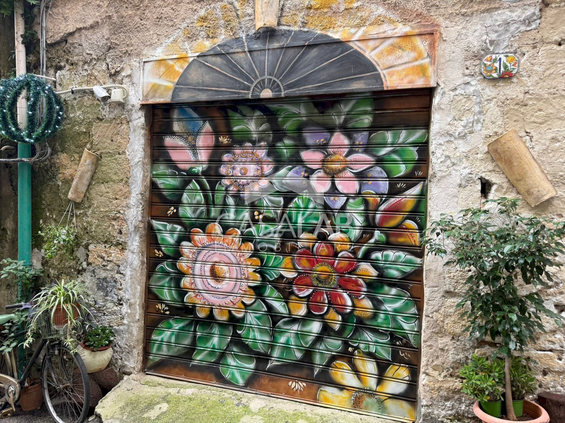 Foto 3 - Magazzino via trionfo
 
1, Carini - foto 3