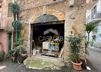 Foto 4 - Magazzino via trionfo
 
1, Carini - foto 4