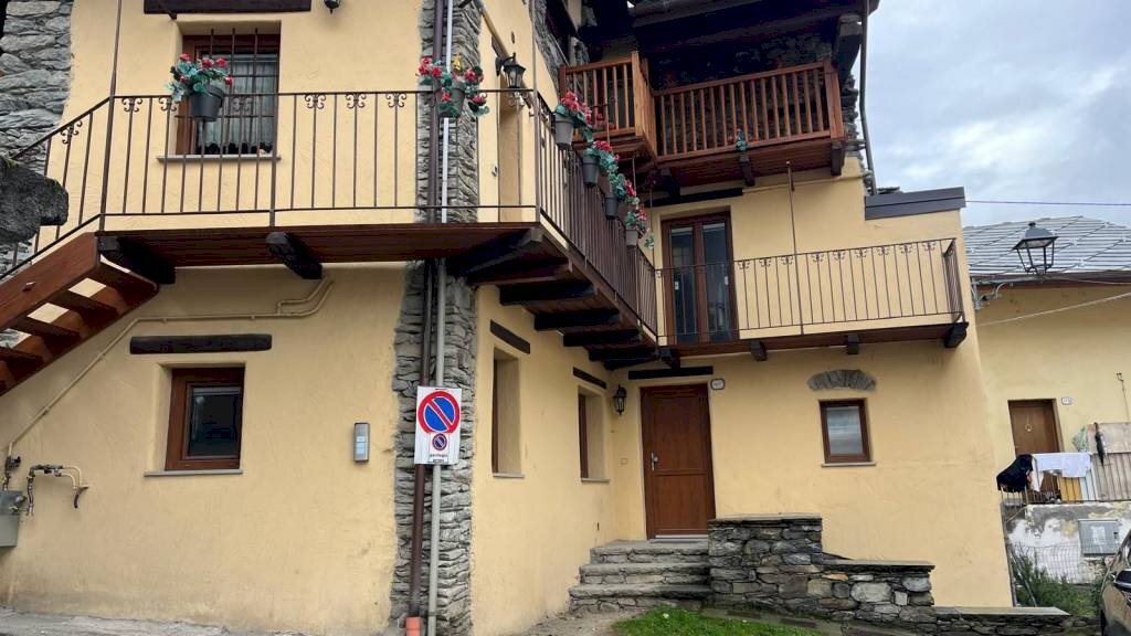 Cortile interno - Trilocale Località Capoluogo, 167, Charvensod - foto 1