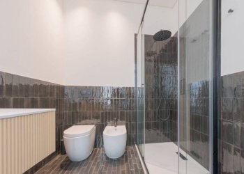 Bagno - Appartamento via Vittorio Emanuele II, 38, Chieri - foto 10