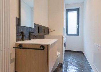 Bagno - Appartamento via Vittorio Emanuele II, 38, Chieri - foto 17