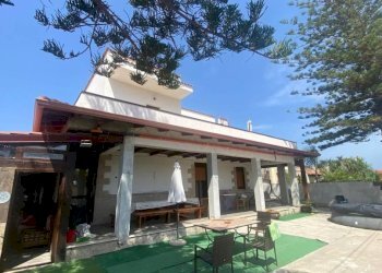 Facciata - Villa a Schiera via Torre Ulisse, Carini - foto 1