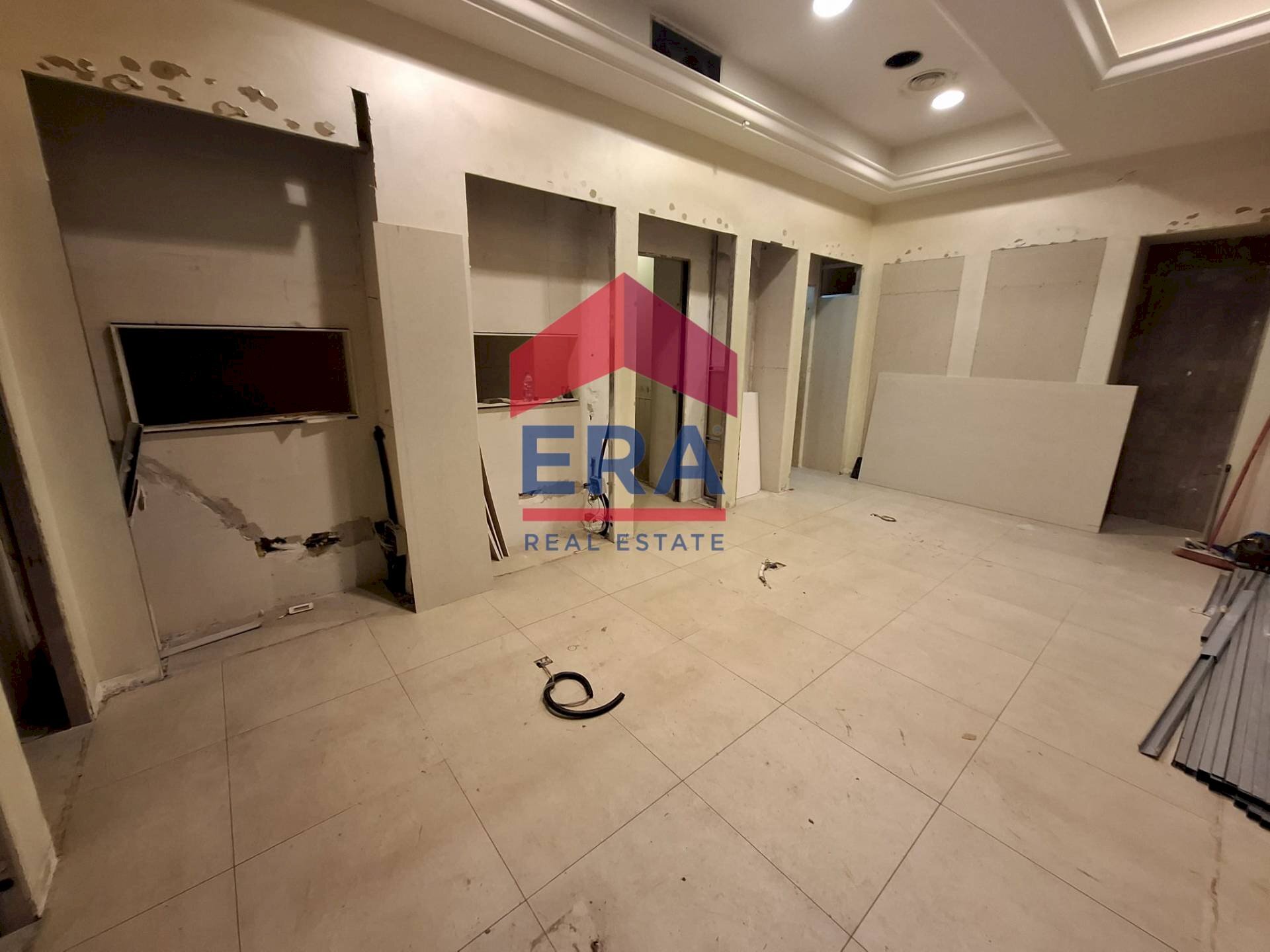 AMBIENTE LIVELLO STRADA - Locale Commerciale Via Acqua Donzella, Roma - foto 2