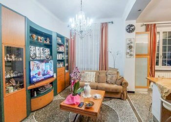 Sala da pranzo - Trilocale corso Monte Grappa, Genova (zona San Fruttuoso) - foto 3