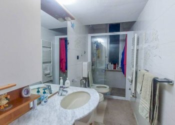 Bagno - Trilocale corso Monte Grappa, Genova (zona San Fruttuoso) - foto 13