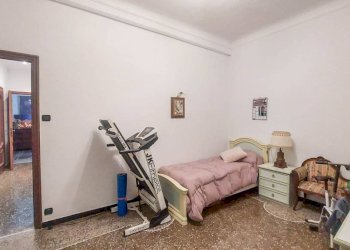 Camera da letto - Trilocale corso Monte Grappa, Genova (zona San Fruttuoso) - foto 20