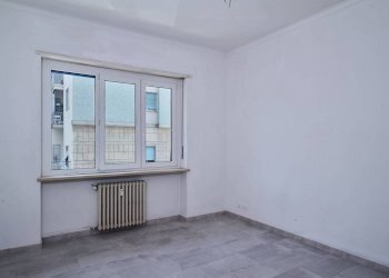 Camera da letto - Appartamento via Benedetto Croce, 1, Pinerolo - foto 4