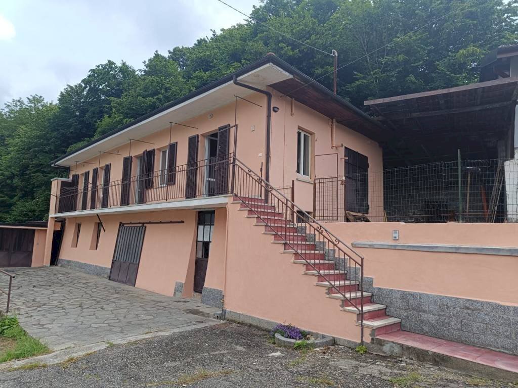 Facciata - Villa Borgata Azzario, 19, Villar Perosa - foto 3