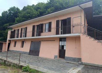 Facciata - Villa Borgata Azzario, 19, Villar Perosa - foto 2