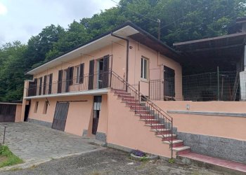 Facciata - Villa Borgata Azzario, 19, Villar Perosa - photo 3