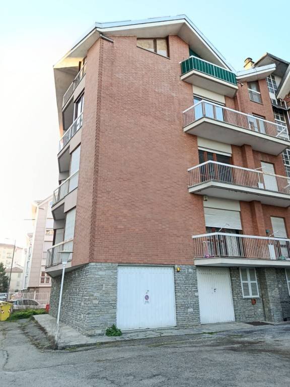 Facciata - Quadrilocale via Michelangelo Pittatore, 31, Asti - foto 3