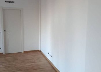 Stanza non arredata - Quadrilocale via Michelangelo Pittatore, 31, Asti - foto 9