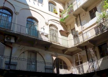 FACCIATA INERNA - Shop via Carlo Alberto, 1, Torino (neighborhood Centro) - photo 9