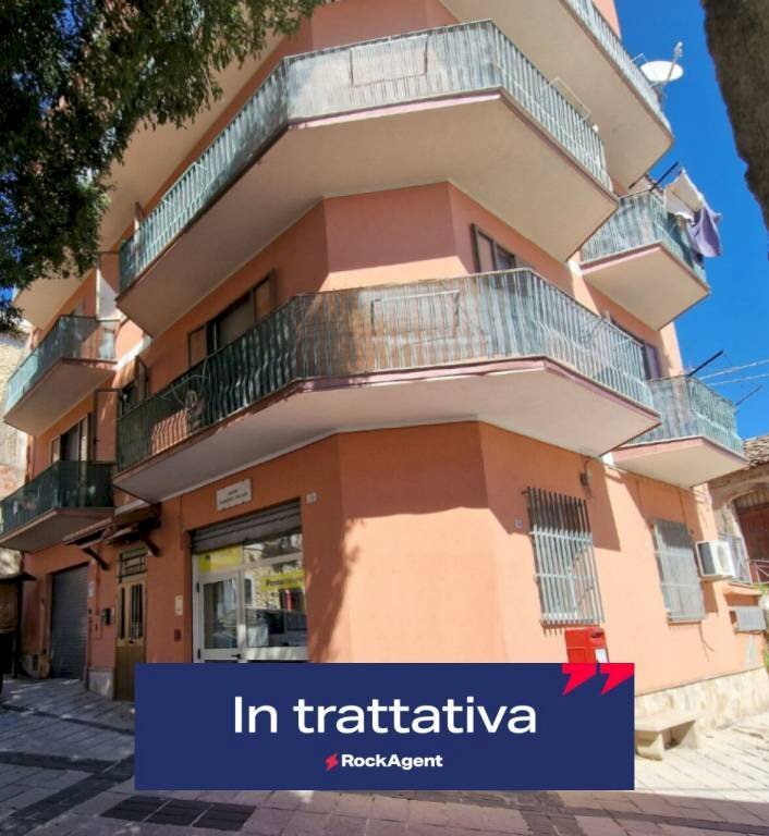 Shop piazza Francesco Fragale, Andali - photo 2