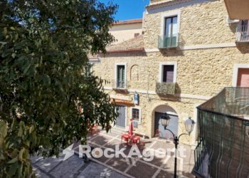 Negozio piazza Francesco Fragale, Andali - foto 12