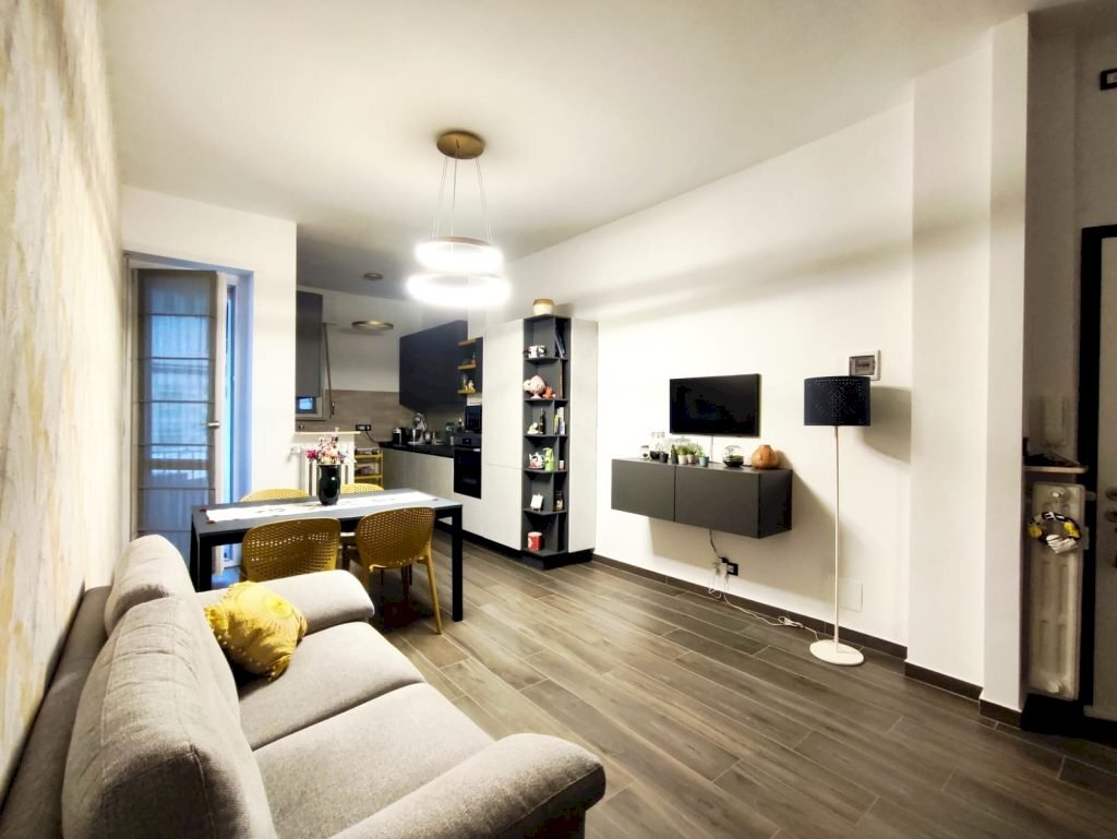 Three-room apartment Via Barletta 125, Torino - photo 2