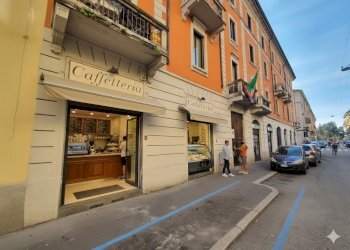 Locale Commerciale Via Monte Palombino 10, Milano - foto 1