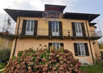 Villa Via Bassetti, 59 
 Casapinta, Casapinta - foto 3