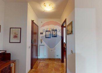 Bilocale Via Rubaldo Merello, 74 
 Molassana, Genova (zona Molassana) - foto 2