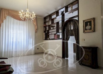 Trilocale Via Giuseppe Ricciardi, 60, Foggia - foto 1