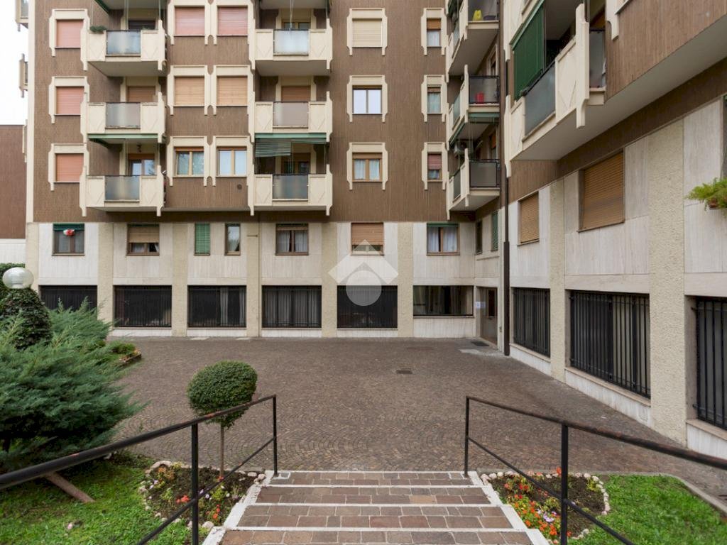 Box Via Lanfranco della Pila, Milano (zona Niguarda) - foto 2