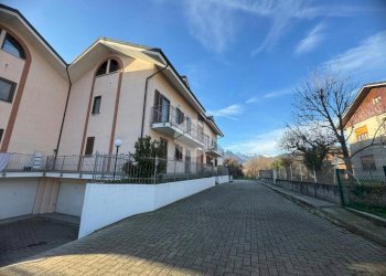 Three-room apartment Via romana, Almese - photo 1