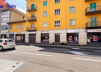 Foto 1 - Locale Commerciale Via Chambery
 
33, Aosta - foto 1