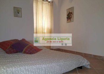 Camera da letto - Quadrilocale Via Maraldi
 
5, Perinaldo - foto 26