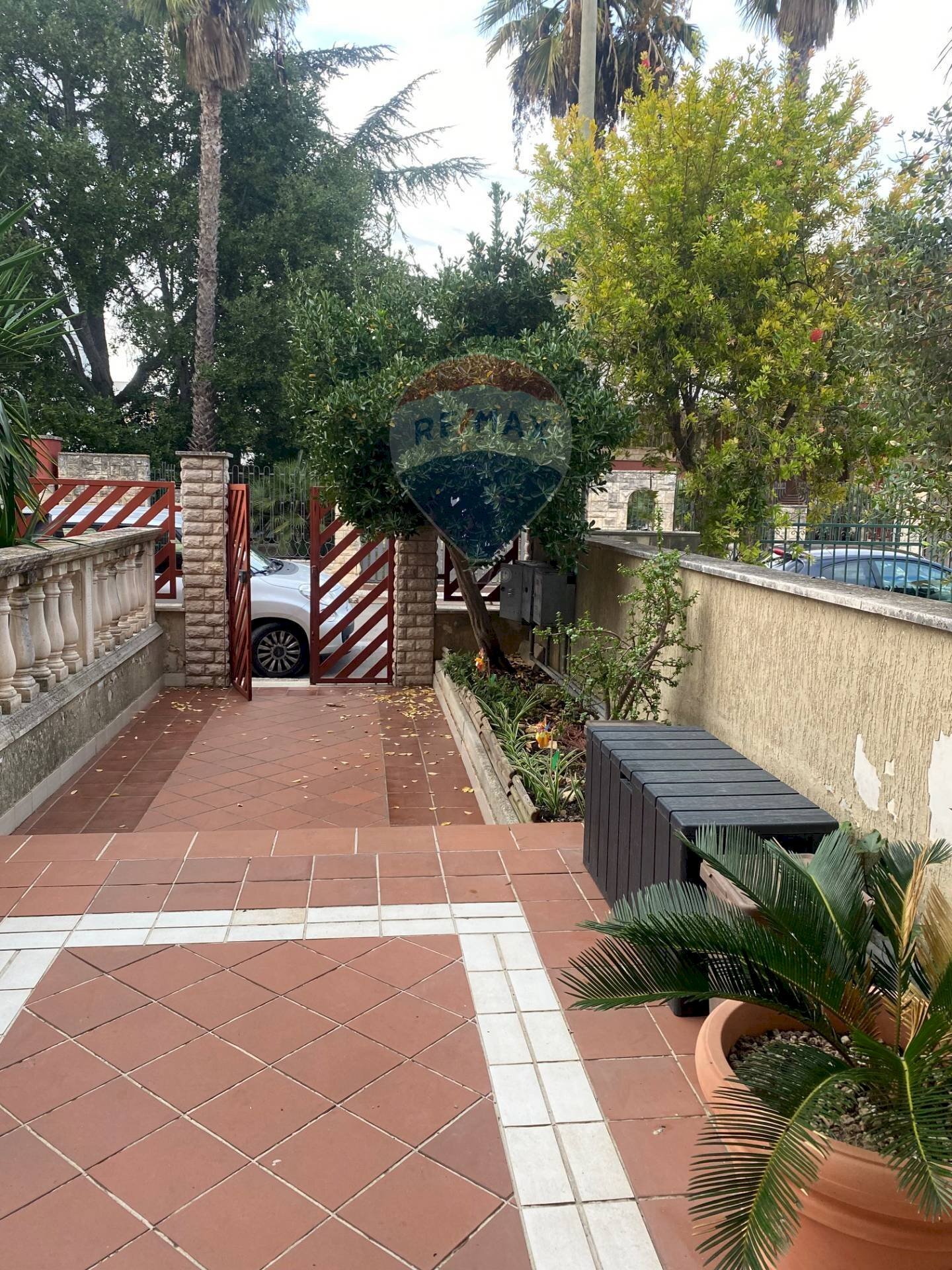 Ingresso Condominiale - Appartamento Via Calabria
 
8, Campi Salentina - foto 1