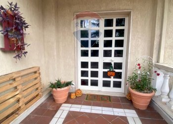 Ingresso Condominiale - Appartamento Via Calabria
 
8, Campi Salentina - foto 2