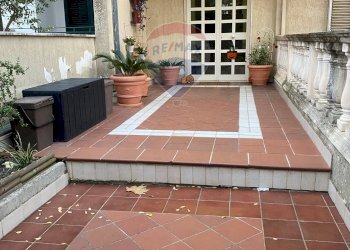 Atrio scoperto condominiale - Appartamento Via Calabria
 
8, Campi Salentina - foto 16