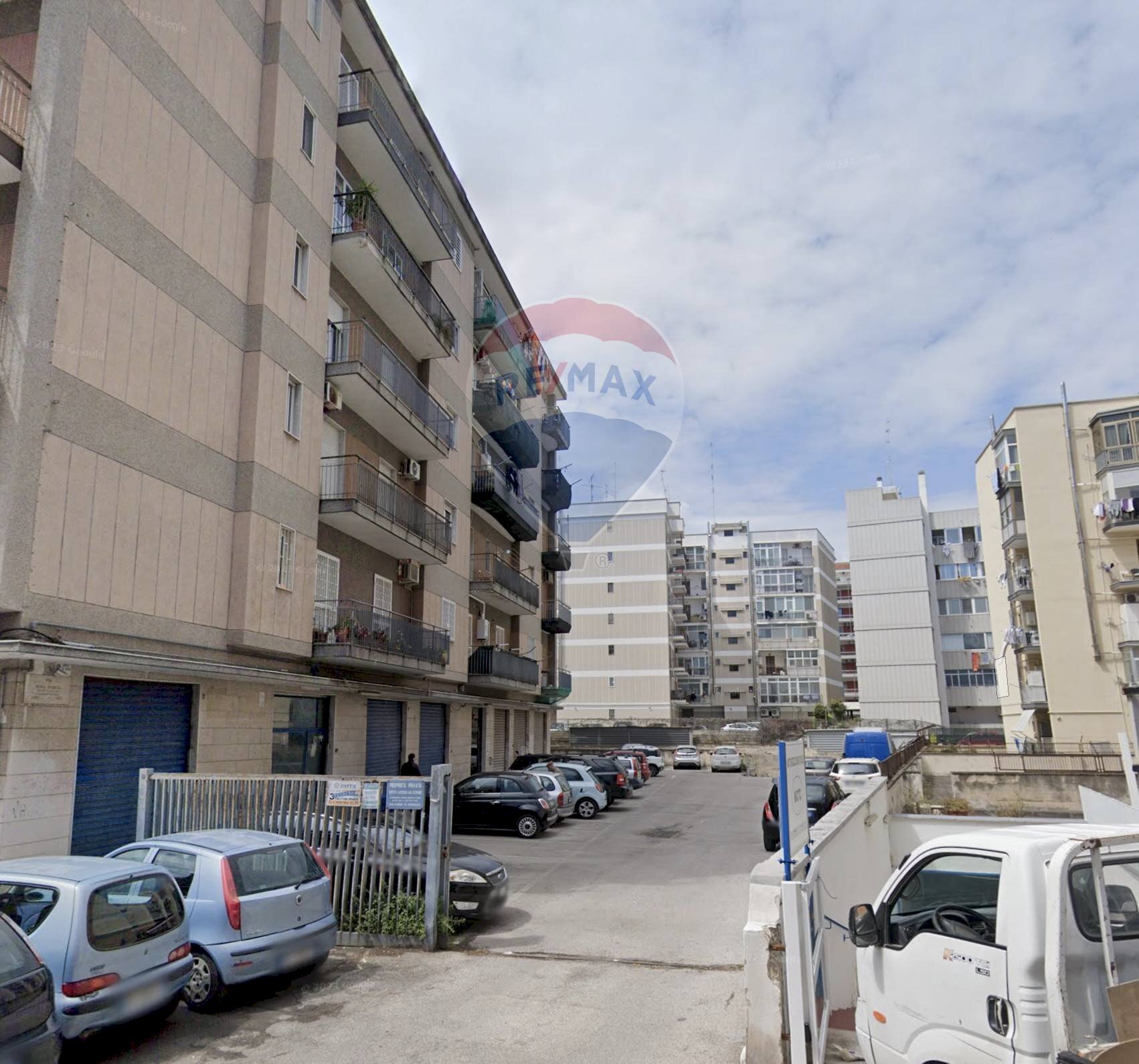 Edificio all\'aperto - Box Via Zanardelli trav, di via Bonasforza
 
22-24.26, Bari - foto 1