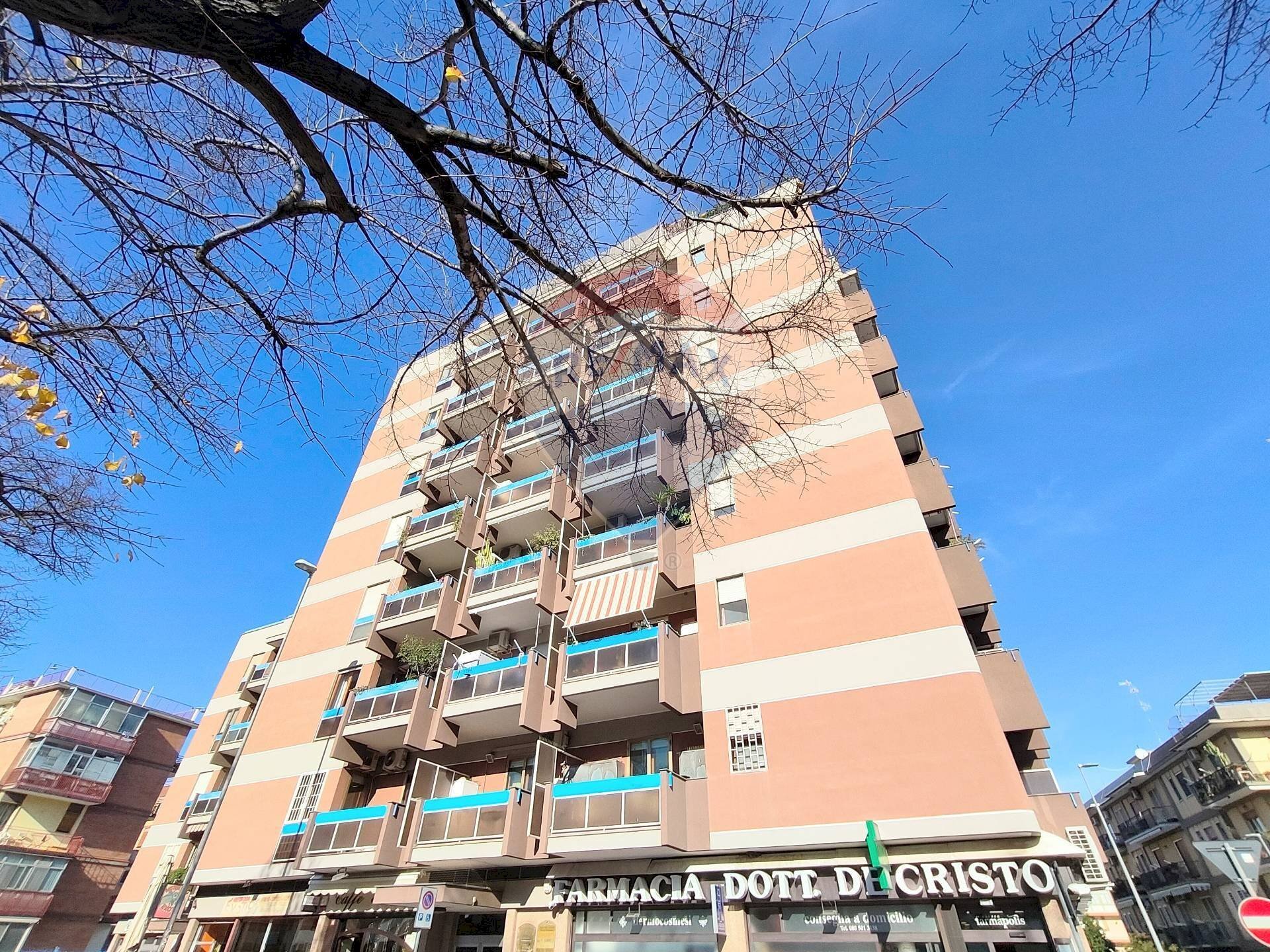 Edificio all\'aperto - Appartamento Viale John Fitzgerald Kennedy
 
75, Bari - foto 2