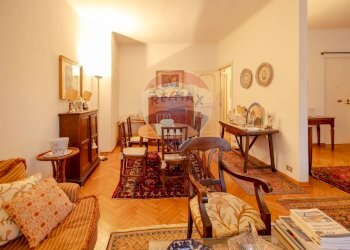 Sala da pranzo - Appartamento Via Cairoli
 
51, Bari - foto 8