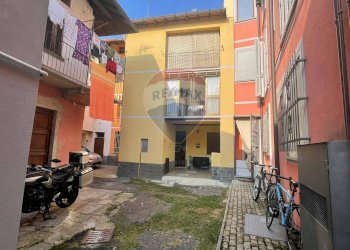 Edificio all\'aperto - Casa semi indipendente via marconi
 
40, Besano - foto 1