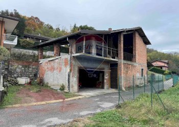 Casa all\'aperto - Rustico VIA E. STUCCHETTI
 
23, Besozzo - foto 1