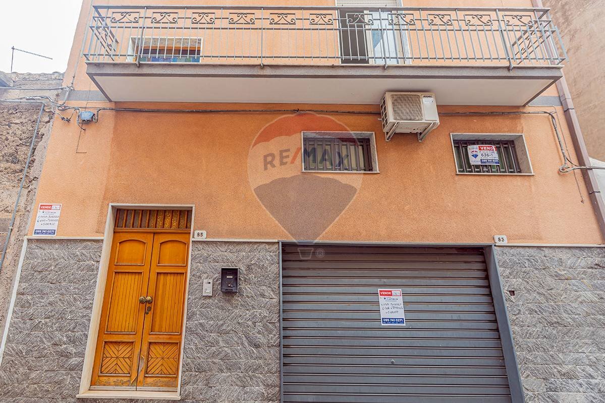 Edificio all\'aperto - Independent house Via Laudani
 
85, Biancavilla - photo 1