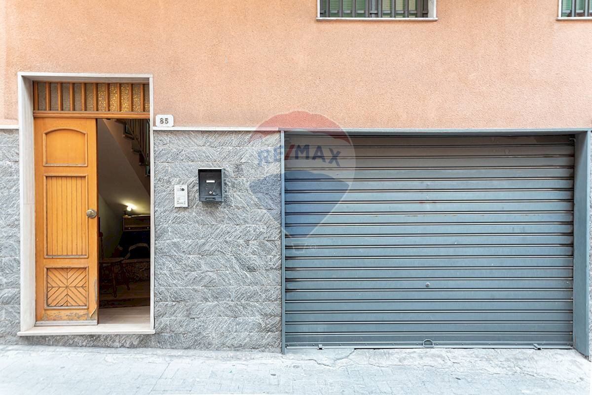 Edificio all\'aperto - Independent house Via Laudani
 
85, Biancavilla - photo 3